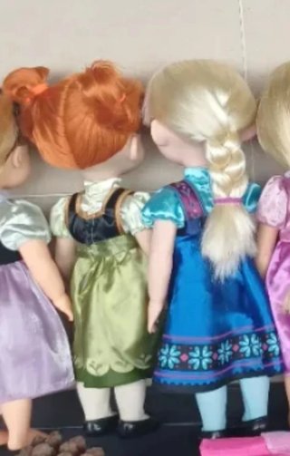 Set di bambole Elsa e Anna Disney Animators con Kristoff e Olaf