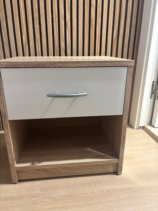 2 Mesitas de Noche Madera y Blanco