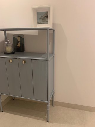 Mueble azul grisáceo