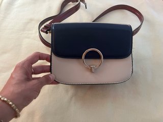 Bolso Parfois azul y blanco