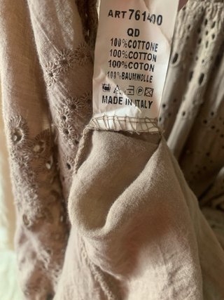 Vestito lungo beige con pizzo sangallo