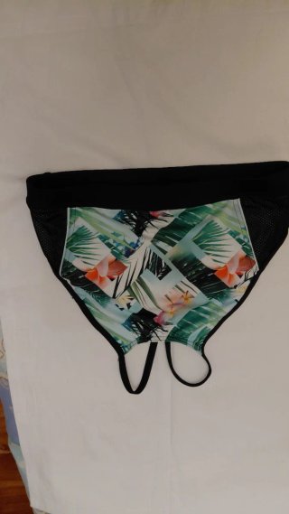 Top bikini deportivo estampado tropical