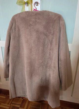 Abrigo peluche beige talla única
