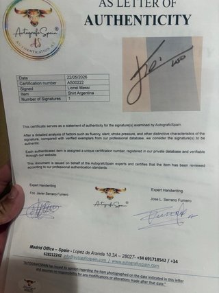 Camiseta Argentina Firmada messi y pellegrino