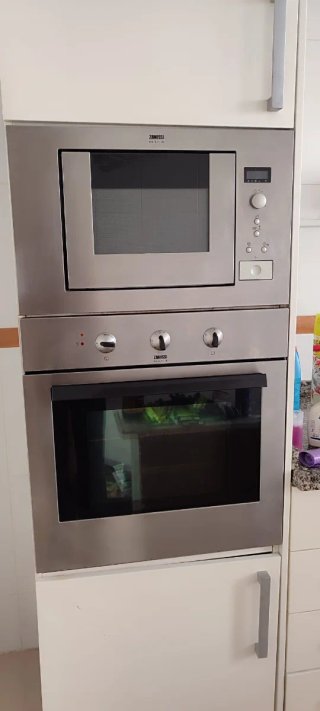 Horno y Microondas Integrado Zanussi