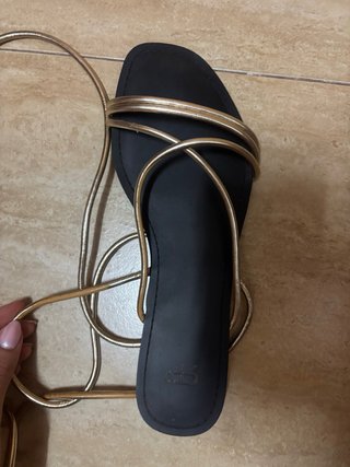 Sandalias Parfois doradas cordones