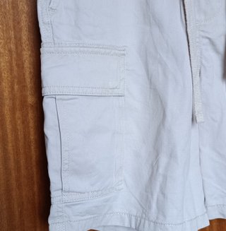 Bermuda cargo beige Pull&Bear talla S hombre