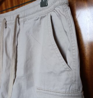 Bermuda cargo beige Pull&Bear talla S hombre