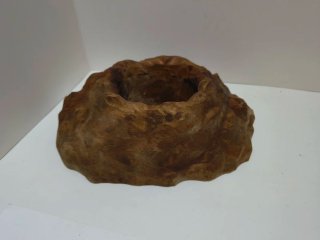 Posacenere in legno a forma di vulcano