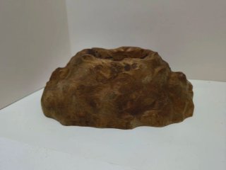 Posacenere in legno a forma di vulcano