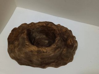 Posacenere in legno a forma di vulcano