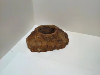 Posacenere in legno a forma di vulcano