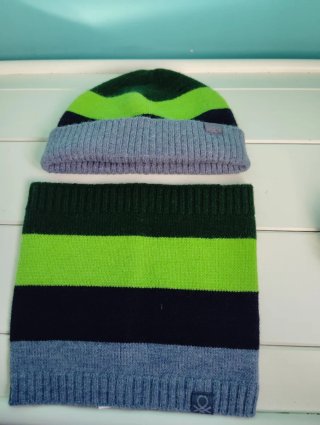 Gorro y braga Benetton a rayas