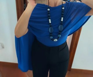 Body Zara asimétrico con capa azul añil