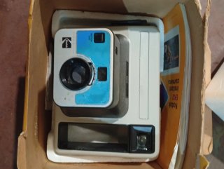 Collezione di vecchie fotocamere Kodak (in scatola)