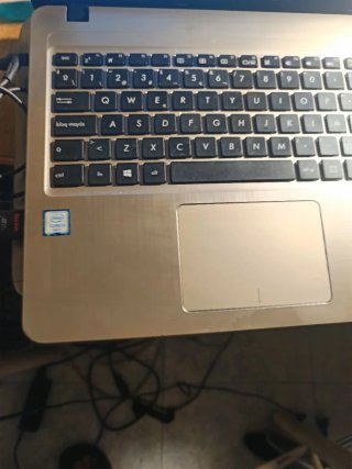 Portátil Asus semimuevo 8GB RAM 1TB Disco