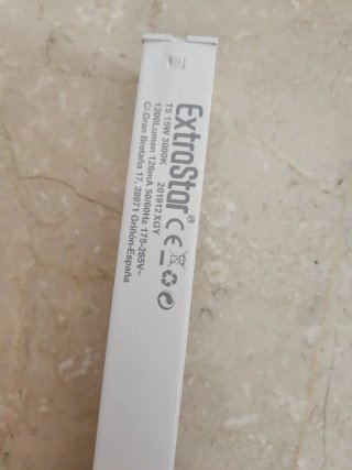Tubo de luz LED con cable y enchufe