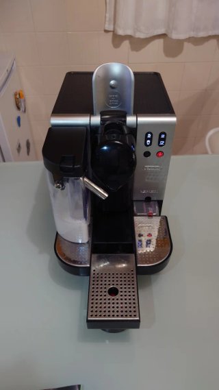 Máquina Café Delonghi Nespresso