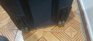5€último día!!Maleta de viaje negra con ruedas