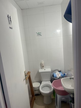 TRASPASO PELUQUERÍA Y ESTÉTICA TOTALMENTE EQUIPADA