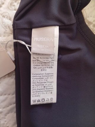Sujetador deportivo de la marca Musera (Shein)
