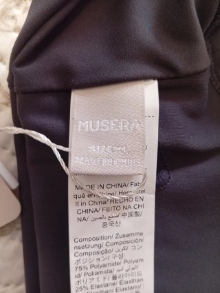Sujetador deportivo de la marca Musera (Shein)