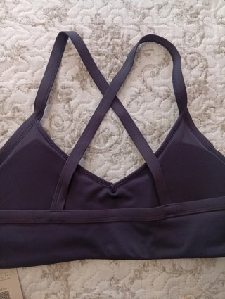 Sujetador deportivo de la marca Musera (Shein)