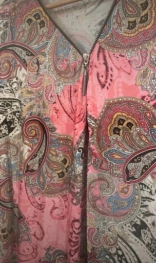 Conjunto pantalón fluido y top estampado. Calidad.