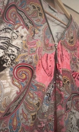 Conjunto pantalón fluido y top estampado. Calidad.