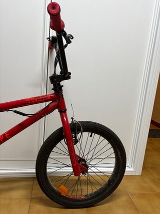 Bicicleta BMX Decathlon Wipe Roja 20"