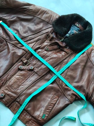 Chaqueta de cuero Horus con correas