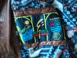 Chaqueta de cuero Horus con correas