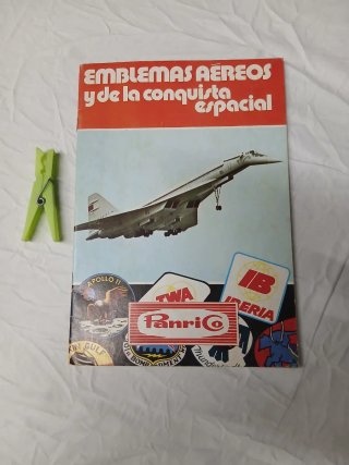 Álbum Emblemas Aéreos y Conquista Espacial