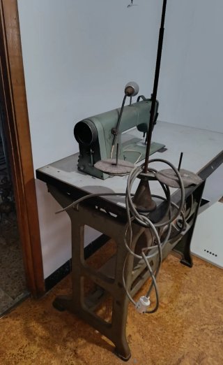 Máquina de coser industrial REFREY