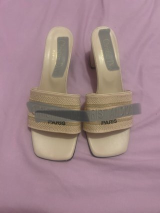 Sandalias CD Beige
