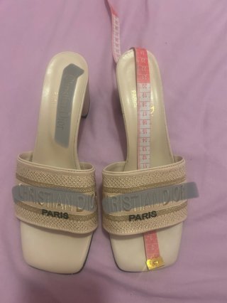 Sandalias CD Beige