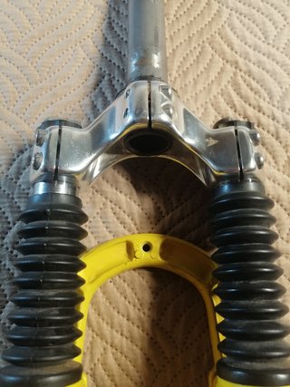 Horquilla RST 381 R Amarilla 1500 grs