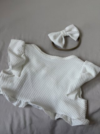 Chaleco blanco bebé con diadema