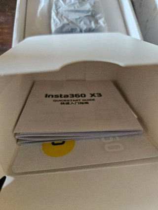 Cámara Insta360 Negra + Accesorios
