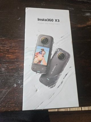 Cámara Insta360 Negra + Accesorios