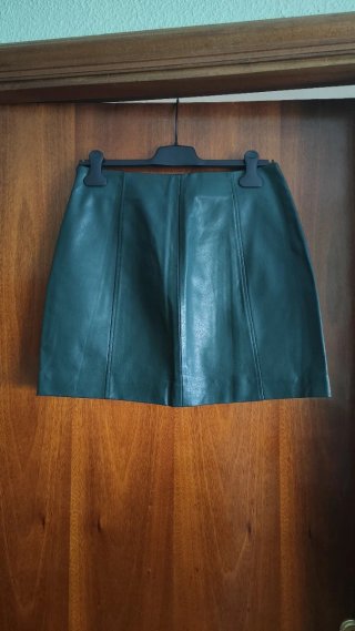 Falda polipiel verde