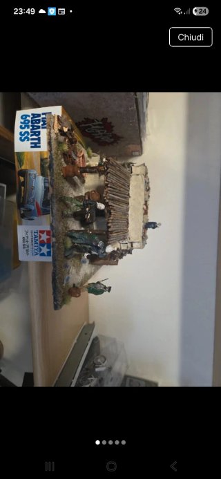 Diorama militare con soldatini