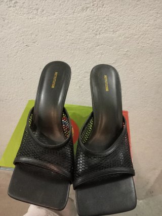 Sandalias tacón PrettyLittleThing negras