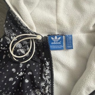 Casaco Adidas Originals com capuz