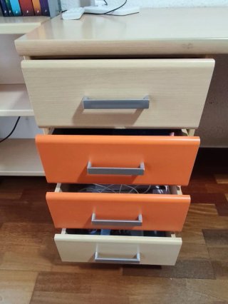 Escritorio juvenil completo beige y naranja