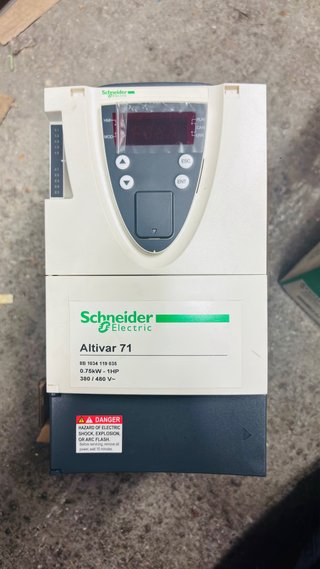 Schneider Electric Altivar 71 ATV71H075N4Z