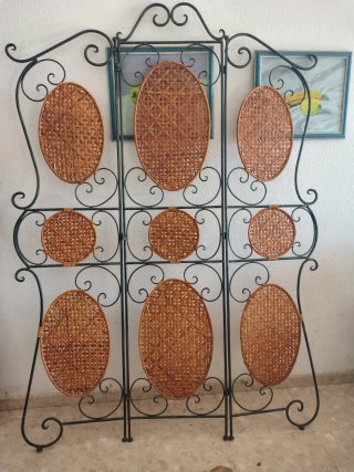 Biombo Separador / de forja y rejilla de mimbre