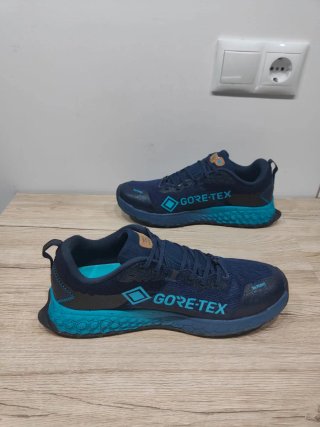 New Balance fresh foam hierro v7 goretex azul 43