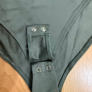 Body Stradivarius verde militar