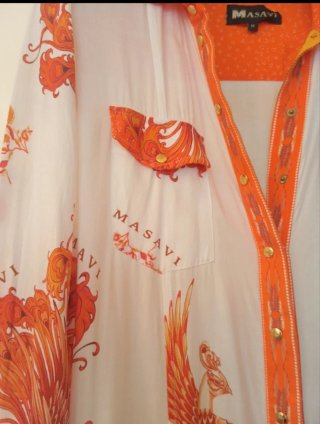 Oferta Vestido Masavi estampado naranja y blanco